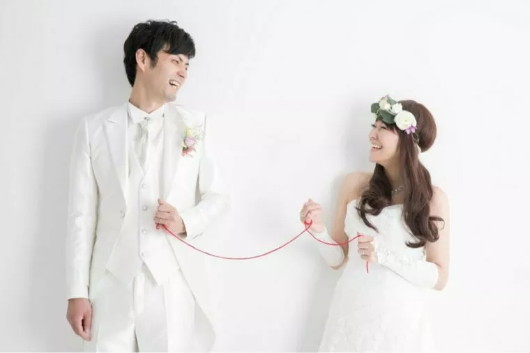 【婚活お役立ち情報】婚姻届け5割増し！