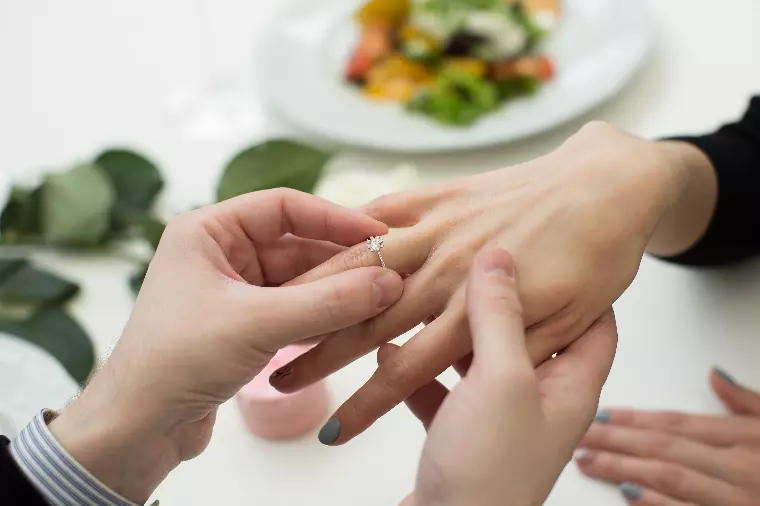 男性に選ばれる結婚相手の条件とは