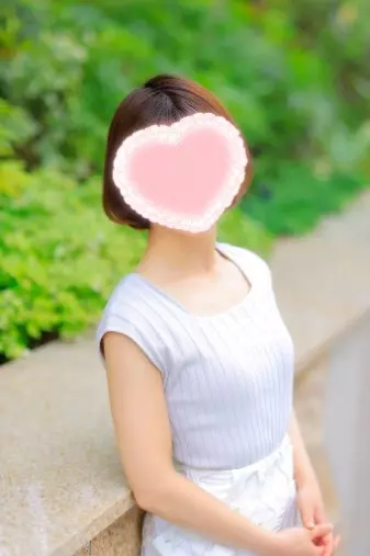 ララウエディング「華奢でキュート！20代聡明なリケジョさんご入会！」- 3