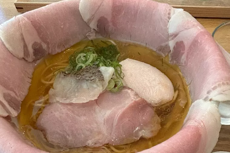 カップルでラーメン食べますか