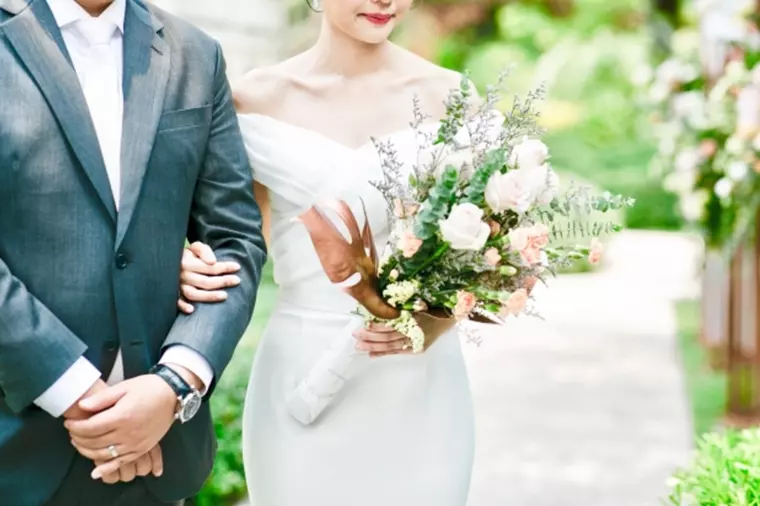 友人の結婚報告に動揺…焦りを感じた時の婚活法