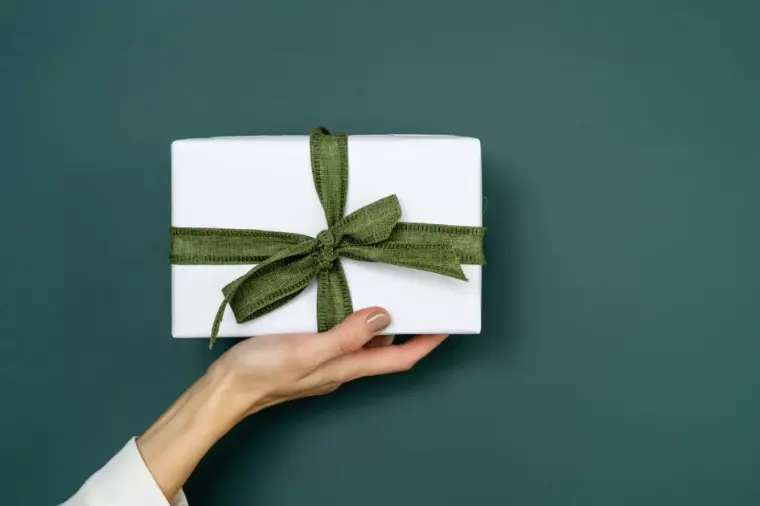 婚活デートに手土産は必要なのか？