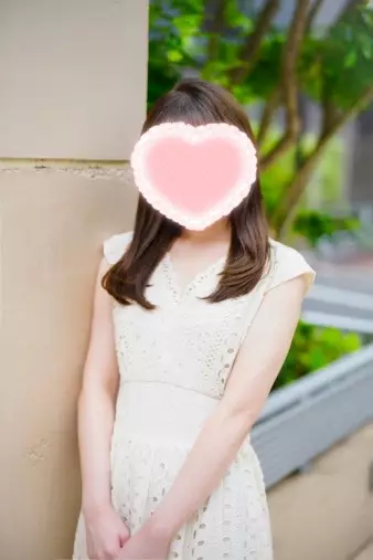 ララウエディング「まるで坂道系女子！婚活写真のトレンドどは？」- 3