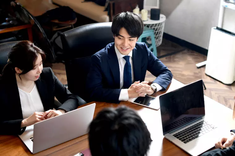 職場で始める恋の行方は？抑えるべきポイントとは