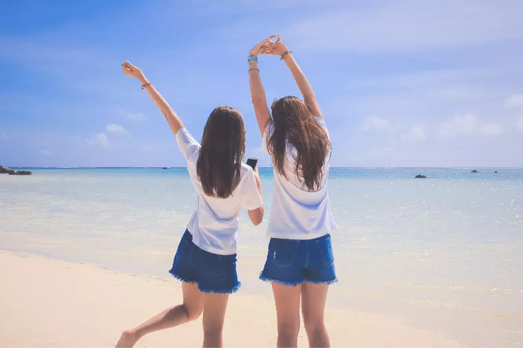 持つべきものは友