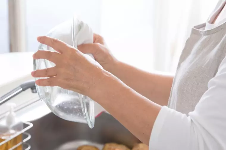 専業主婦は年収1300万円説は本当！？