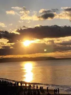 全国聴覚障がい者婚活支援協会「2026年元日江ノ島からの御来光」- 3