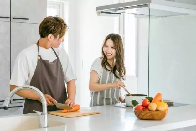 モハラマリッジ「３０代女性の婚活がつらい本当の理由」- 4