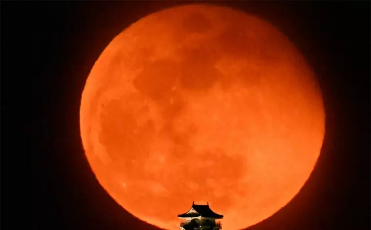 今夜の満月はスノームーン