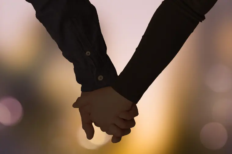 真剣交際のスキンシップ…どこまでOKなの？