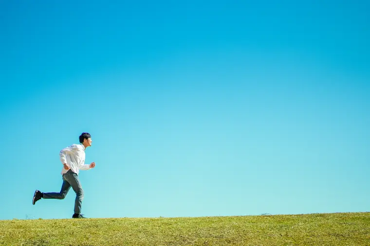 「清潔感」と「色使い」で決まる！女性が好感を持つ男性の春