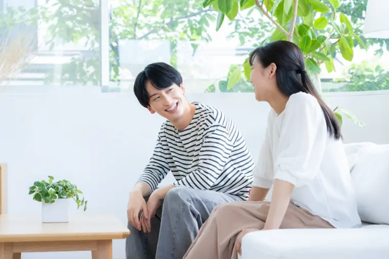 成婚して行くのは「謙虚な女性」と「気の利く男性」