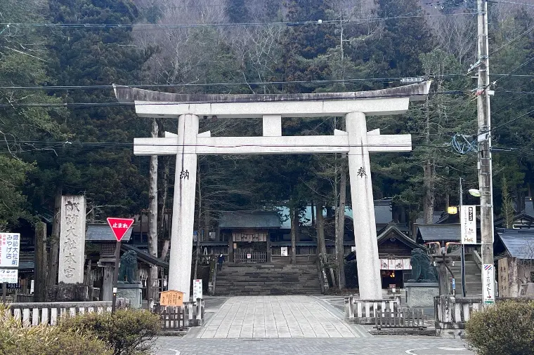 ご縁は動いた人に訪れる｜諏訪大社で感じた婚活の本質