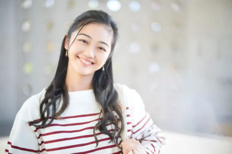 婚活男性が惹かれる“首を傾げる仕草”の理由