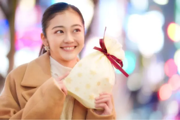 男性がなぜか弱い“上目遣いのお願い”の効果