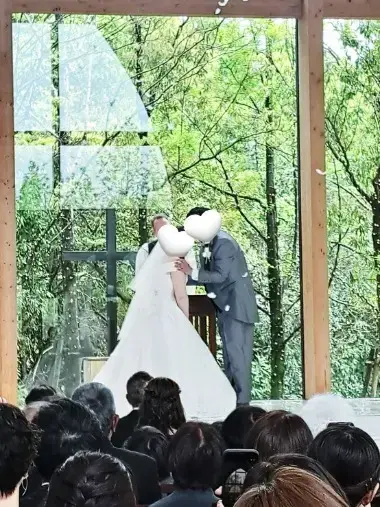 エージェントライフ福岡 サテライト大分店「成婚された40代Kさんの結婚式に参列させていただきました」- 3