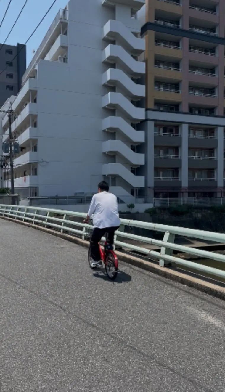 ペダルをこいで幸せの架け橋に。
