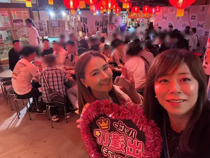 結婚相談所ハッピーティアラ「60名合コン開催したよ😃カップル多数成立」- 2
