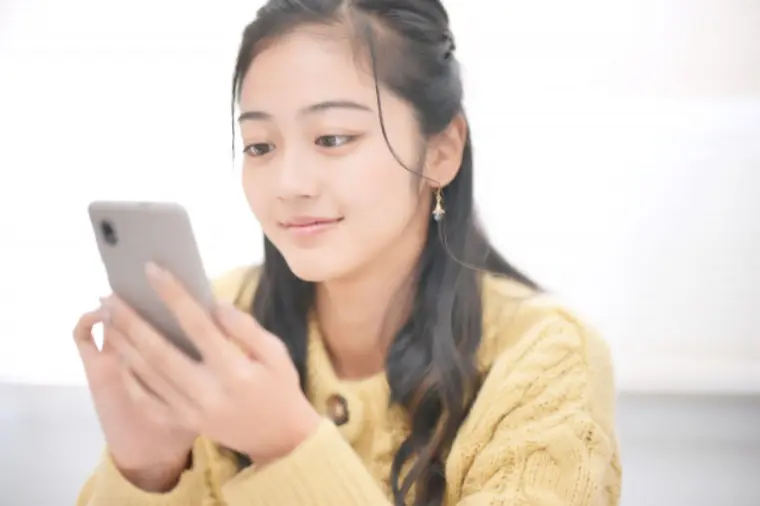 男性が冷めるNGなLINEとは？質問攻めの落とし穴