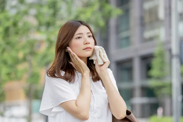 暑い夏は婚活に不向き？