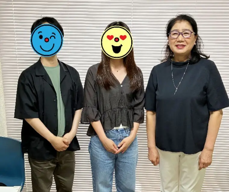 成婚の輪が広がっています。
