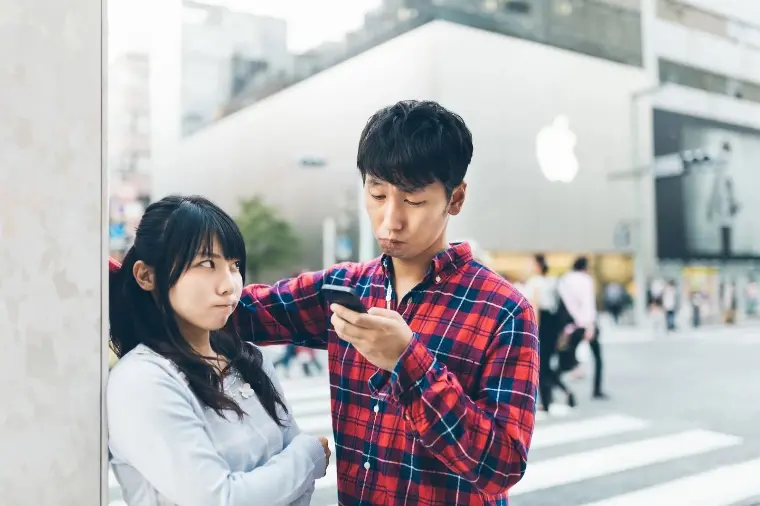 「会話が弾まない」は彼のせい？見落としがちな男性の魅力