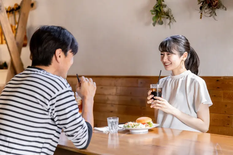 EACH PLAZA 東京「【例文付き】婚活デートの誘い方・次につながる連絡のコツ｜」-1