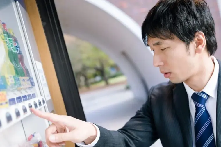 「自分だけジュースを買って彼女を激怒させた彼」