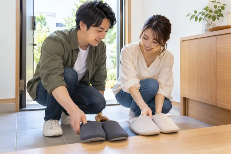 新居のスリッパは同じ物にする？