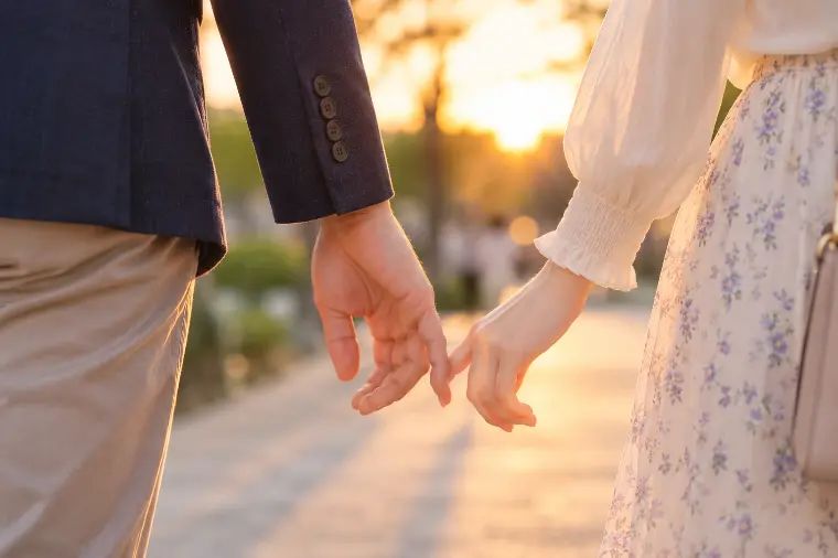 「手をつないでもいい？」その一言が距離を縮める理由　仙台