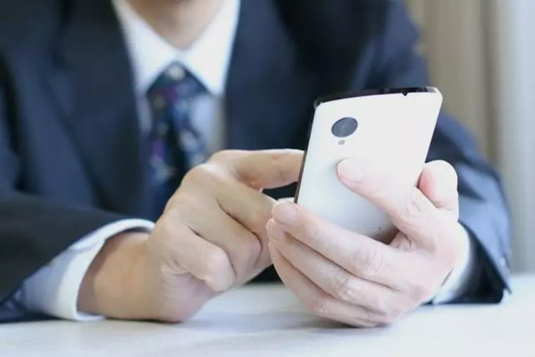会えない時はメールを上手く使ってみましょう