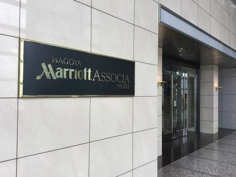 長身イケメンと美人看護師さんの交際はSkypeだった