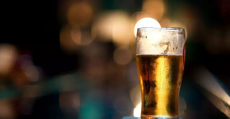 ビールかシャンパンか、それが問題