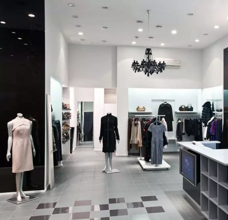 【女性限定キャンペーン】スタイリストに似合う服を教えても