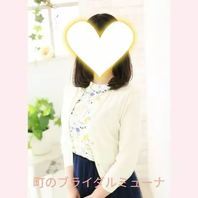 町のブライダル　ミューナ「問題！お見合い写真　女性の服装　選ばれるのはどれ！？」-2