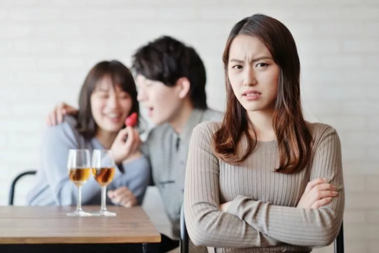 男は『あざとい女』に騙されてる！と勘違いしてる女性💦