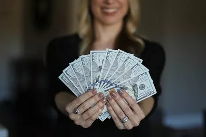 ONE THEORY(ワン セオリー)「結婚相手の年収がいくらだったら幸せだと感じられるのか？」-2