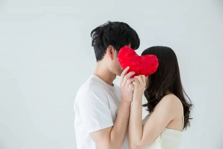 結婚するなら、どっちの姓を名乗りたい？