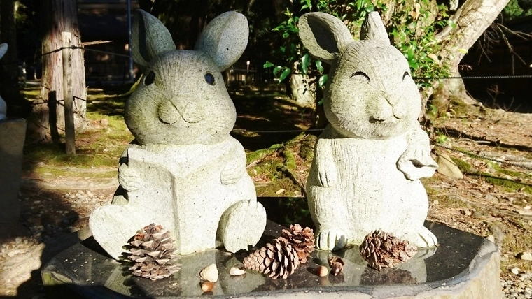 出雲大社のウサギたち