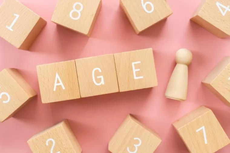 あなたは何歳で結婚したいですか、男性30歳、女性28歳