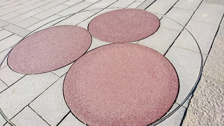 出雲大社の「円」の上に巨大建築物がありました