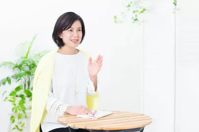ヒュッゲパートナー「モテ女子が使っている男性の自尊心をくすぐる会話術」-2