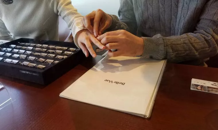 ３組の成婚者が指輪を・・💍