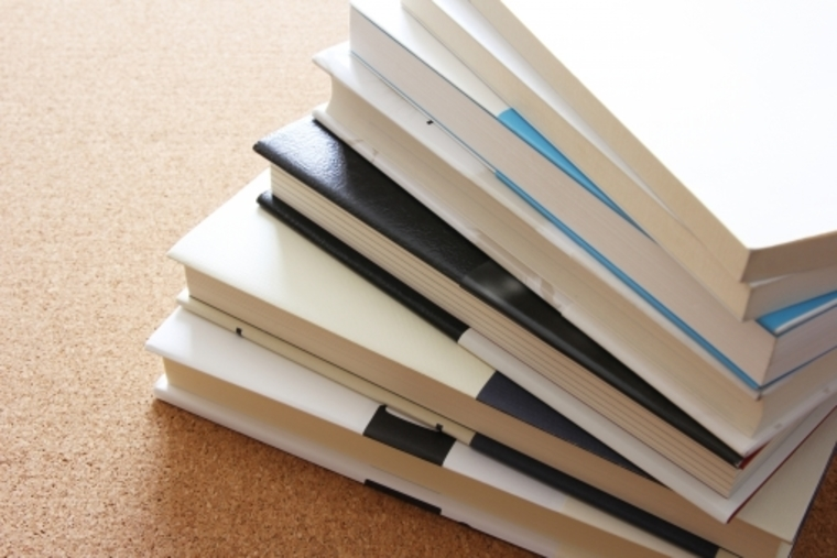 婚活本もいろいろですよ。