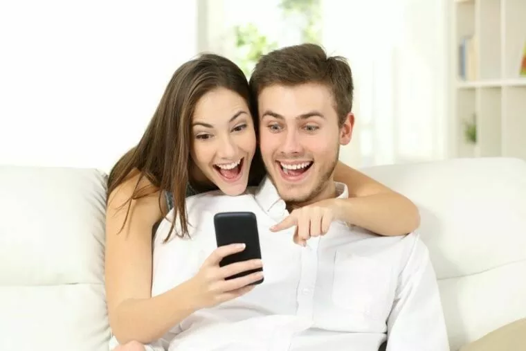 コロナ禍に結婚した芸能人まとめ