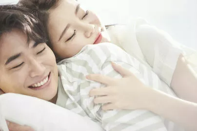 ウイン虎ノ門結婚相談所「木梨憲武、妻・安田成美が赤ちゃんを抱く３ショットに騒然」-3