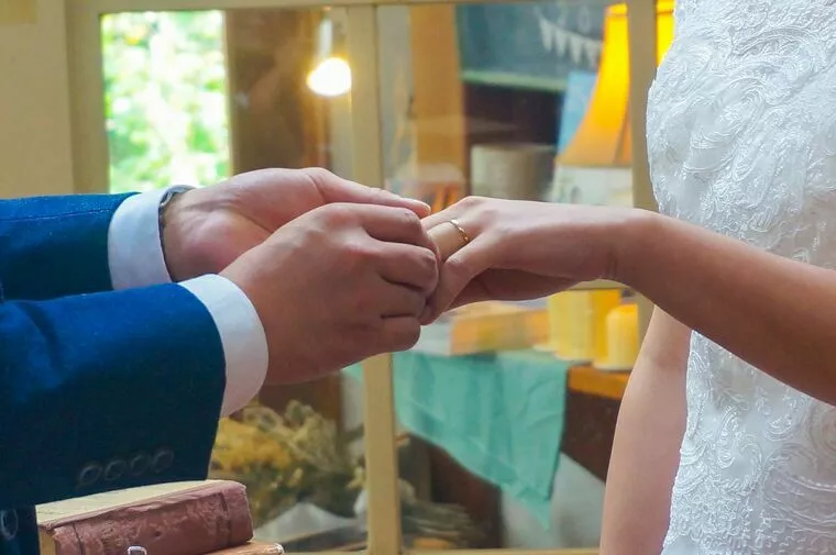 コロナが落ち着き、結婚式を行うカップルが出てきています
