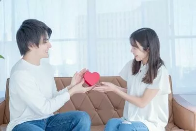婚活サロン　ブーケトス「プロポーズのプレゼントは指輪以外でもOK！」-2