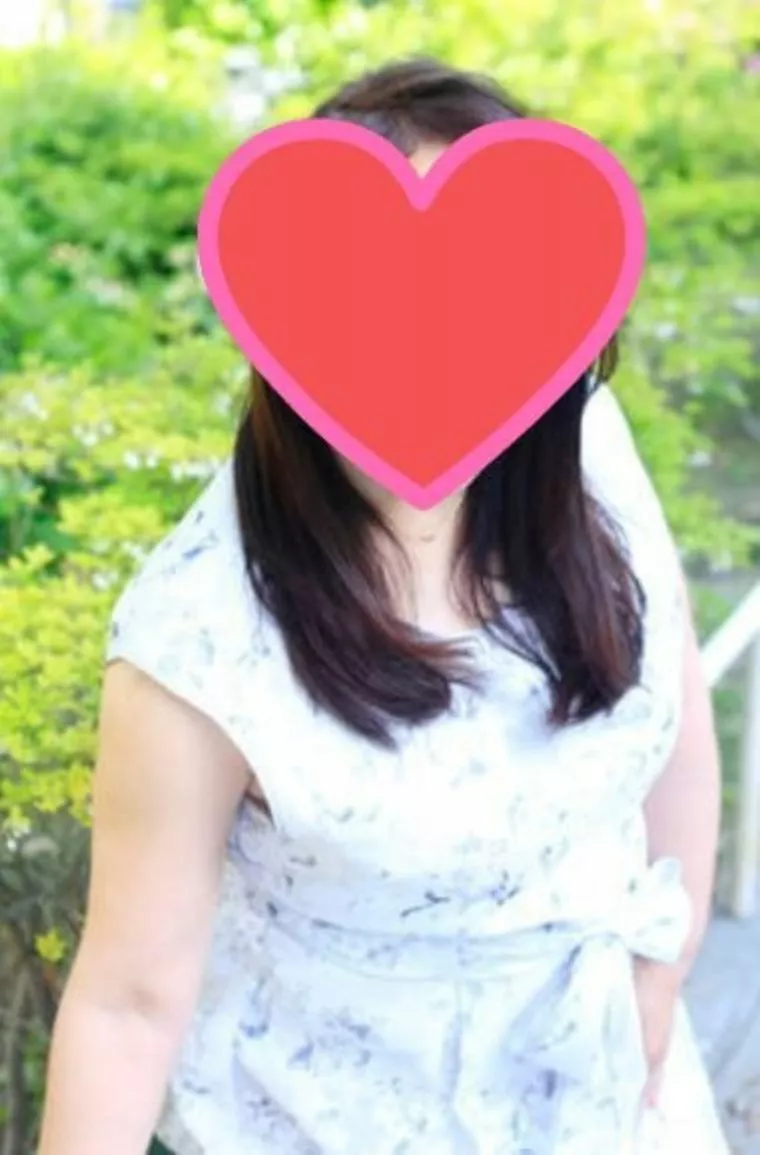 ガンを克服し、うつ病を治療中の50才女性のスピード婚!