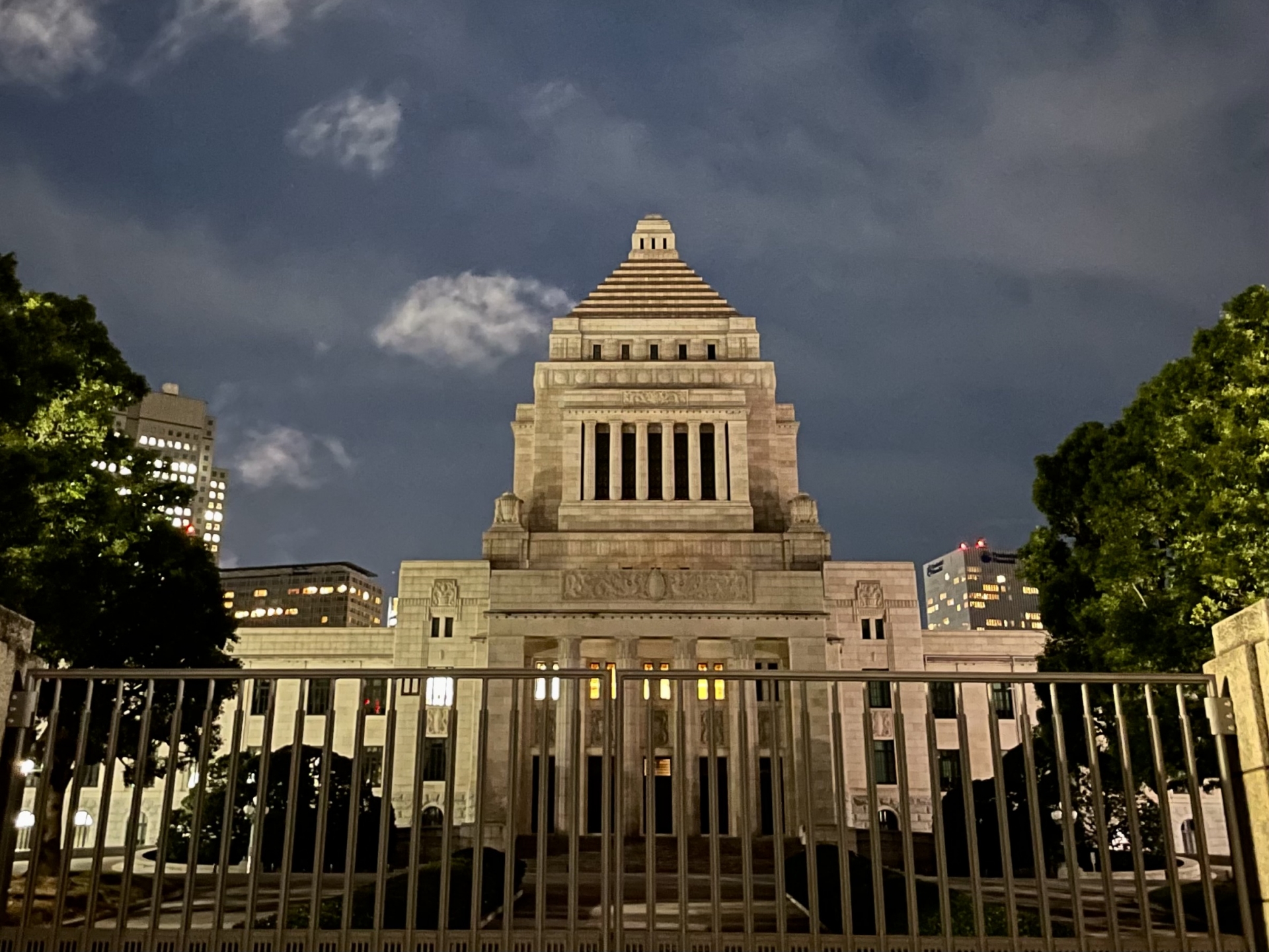 ​日本は民主主義or共和主義？